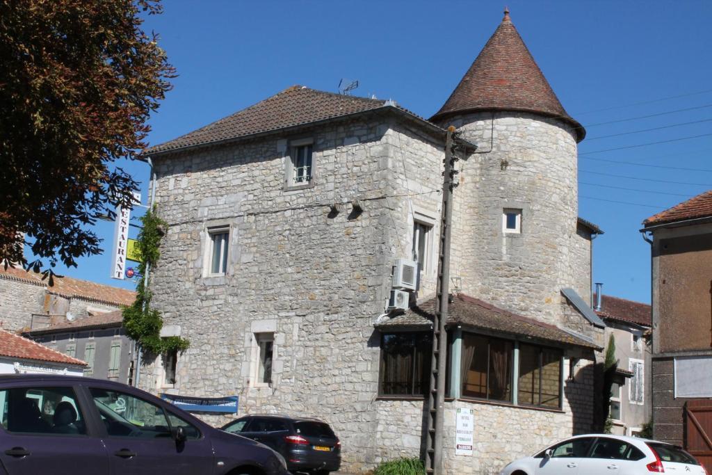 Logis Hotels- Auberge De La Tour - Hotel Et Restaurant Sauzet  Exteriör bild